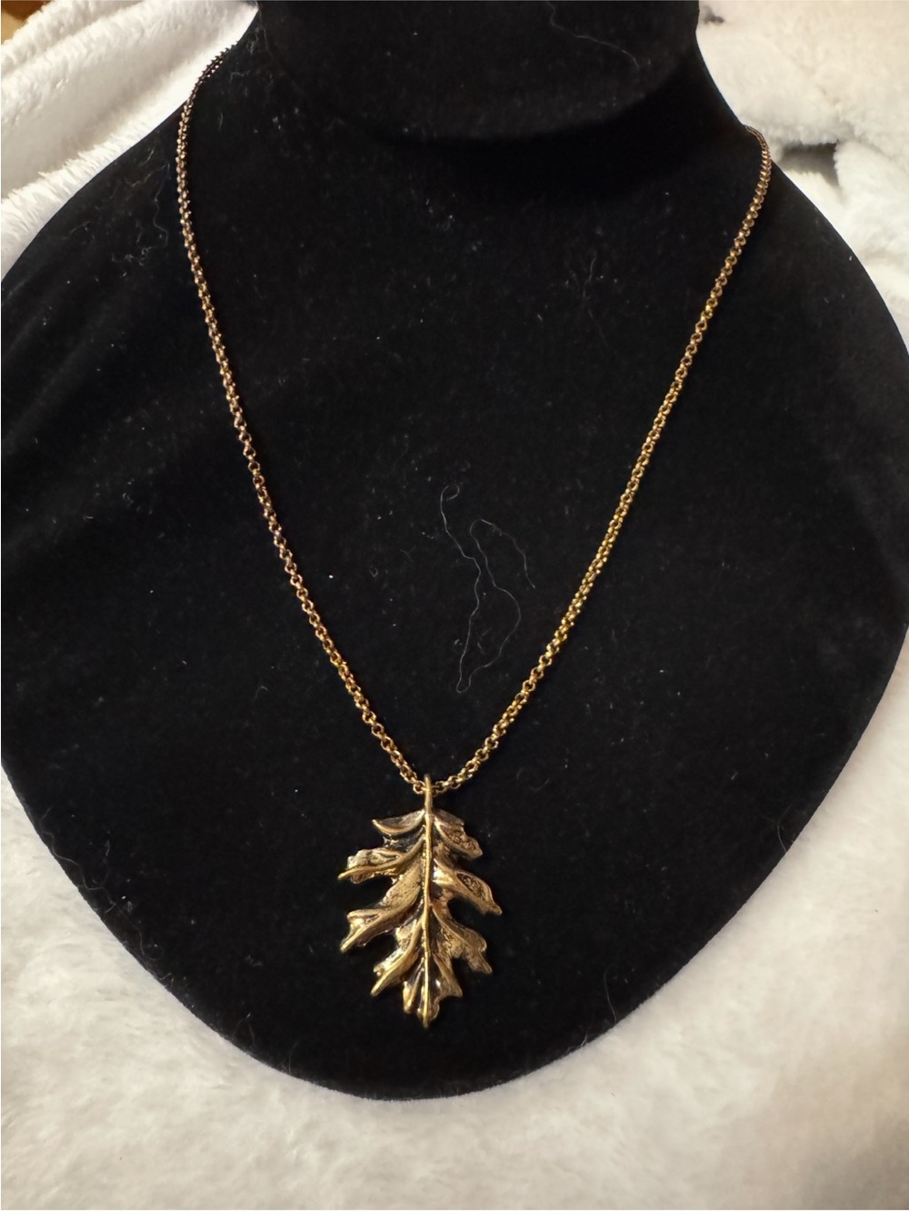 Delicate Gold Leaf Pendant Necklace for Women